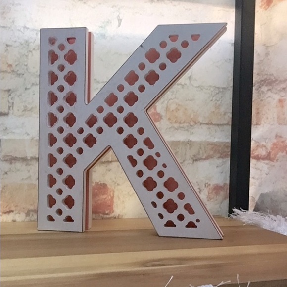 ⬇️ 2/$25 Shabby Chic Lattice Double Stacked K Initial Shelf Desk Wall Decor - Picture 1 of 3